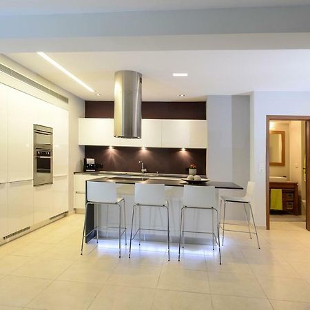 Spacious Fully Equipped 3Bd 2Bath Apt In The Heart Of City With Balconies Ac And Fast Wifi #2 Heraklion  Екстер'єр фото