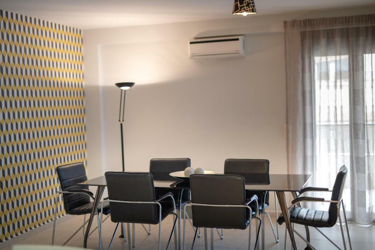 Spacious Fully Equipped 3Bd 2Bath Apt In The Heart Of City With Balconies Ac And Fast Wifi #2 Heraklion  Екстер'єр фото